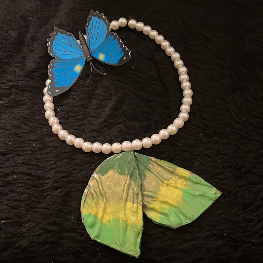 Faux Pearl & One of a Kind Handmade Rare Unique STRETCHY necklace